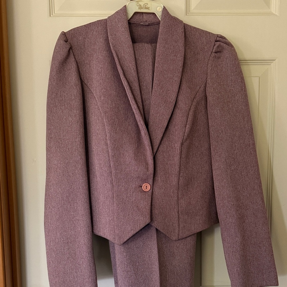 Miss Elaine Vintage women’s suit with matching pants and belt